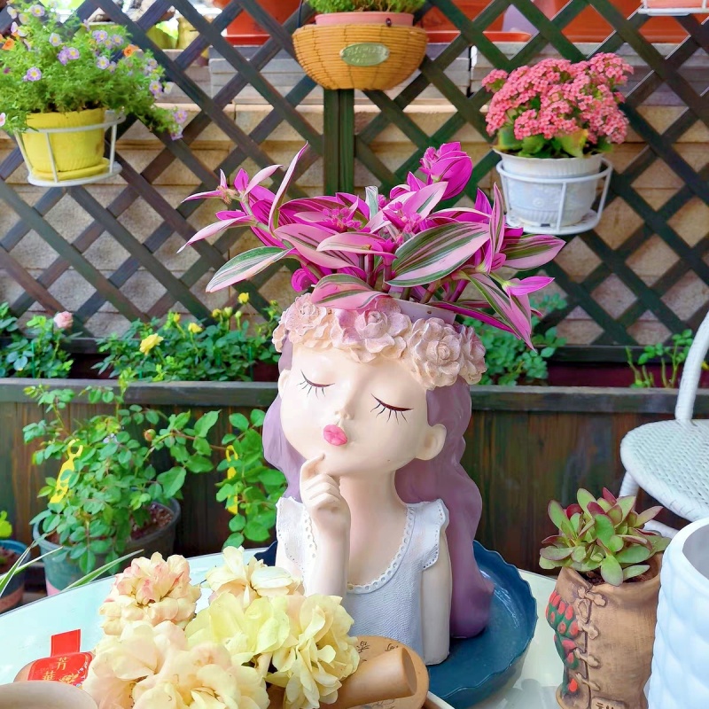 Contemplative Flower Fairy Vas - Florist Supply Vases recension och pris